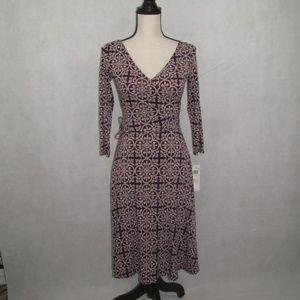 London Times Dress 3/4 Size 4 Sleeve V Neck Brown